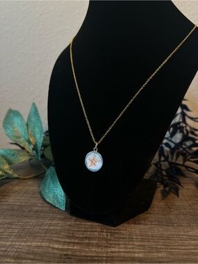 Gold necklace with Starfish Pendant Necklace Blue coastal / Mermaid